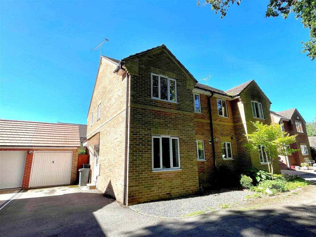 3 bedroom semidetached house for sale in Caraway, Whiteley, PO15