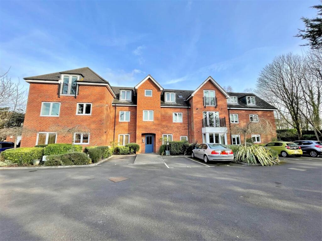 Main image of property: Rosemary House, Botley Road, Swanwick
