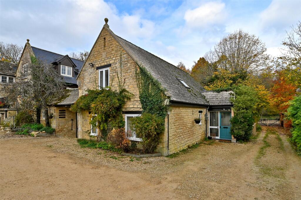 Main image of property: Witney Street, Burford, Oxfordshire, OX18
