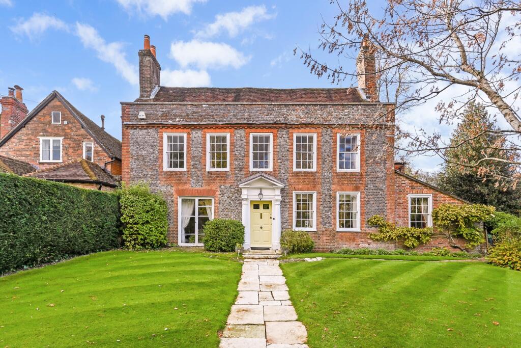 4 bedroom village house for sale in Droxford, SO32