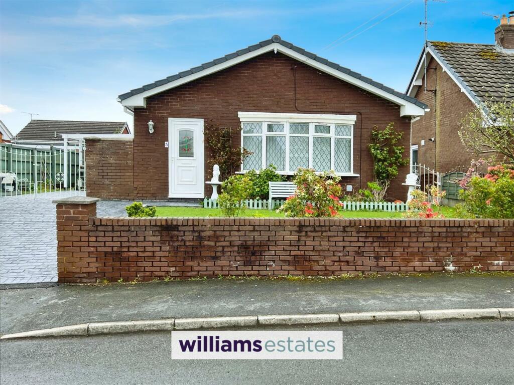 3 bedroom bungalow for sale in Bryn Derwen, Mynydd Isa, Flintshire, CH7