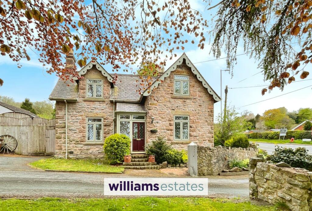 3 bedroom house for sale in Ruthin Road, Gwernymynydd, Mold, CH7