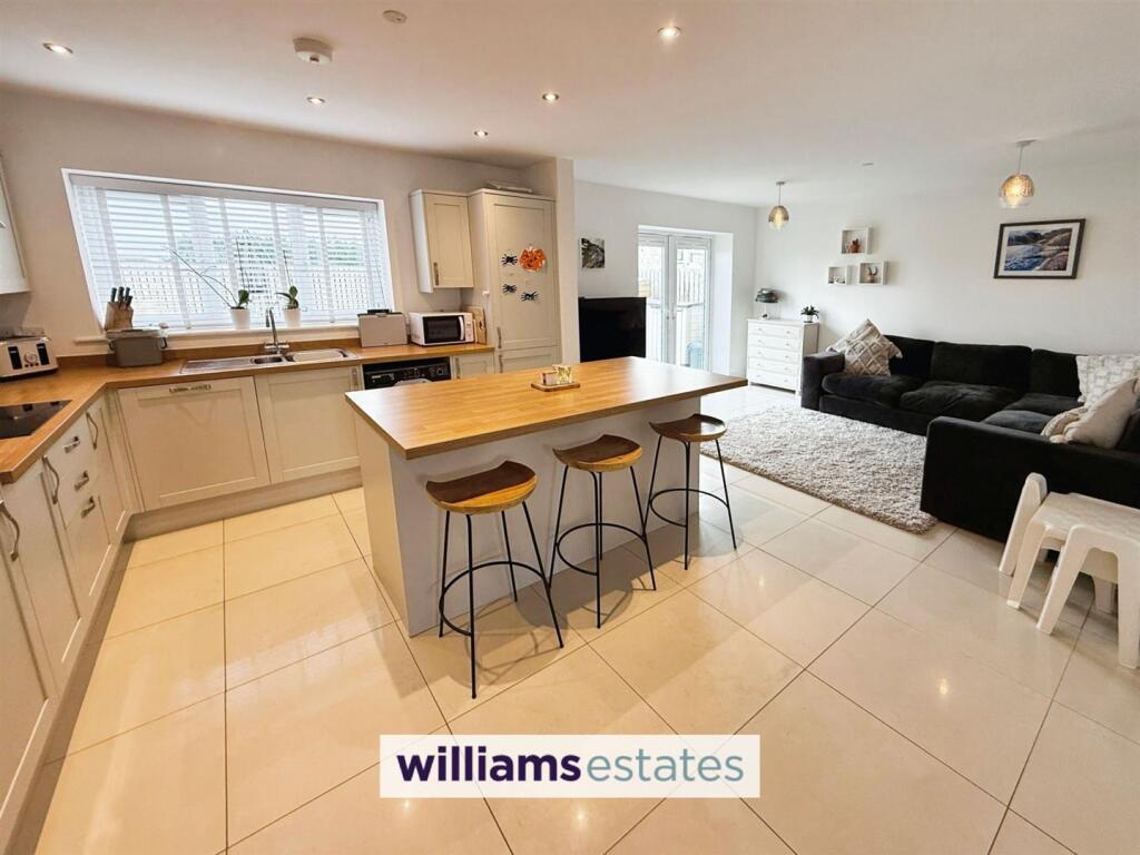 Additional property image - Pen Y Cefn Road, Caerwys