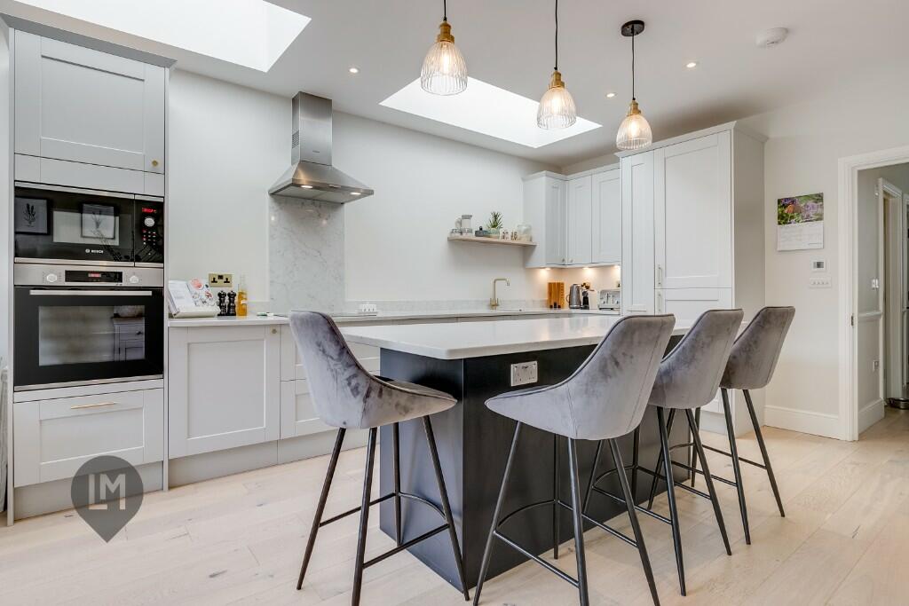 4 bedroom terraced house for rent in Smeaton Road, London, SW18