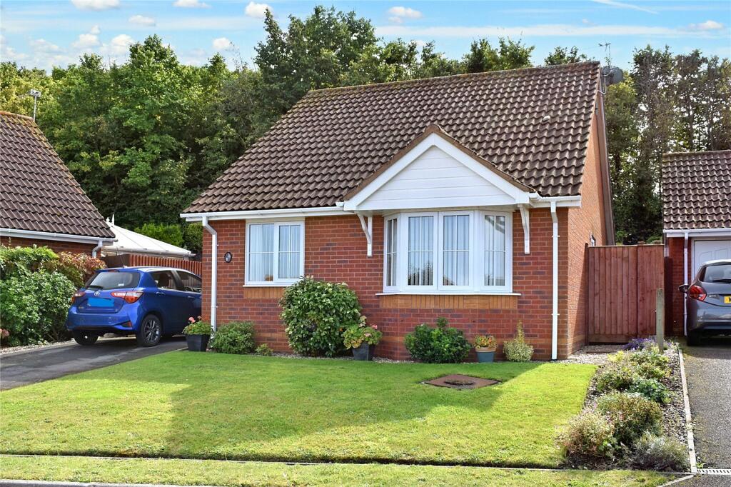 2 bedroom bungalow for sale in Admirals Close, Watchet, Somerset, TA23