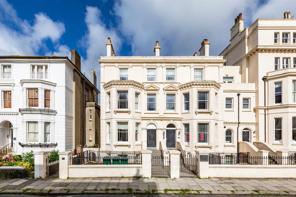 2 bedroom apartment for sale in Gilmour House, Hove, BN3