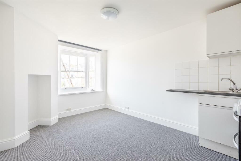 Studio apartment for rent in Lansdowne Place, Hove, BN3