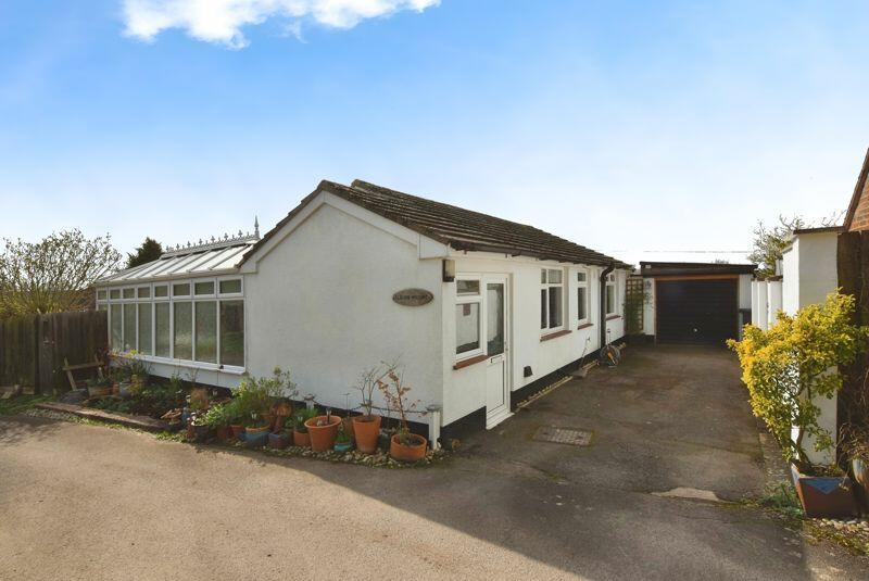 3 bedroom detached bungalow for sale in Bourne View, Allington ***VIDEO