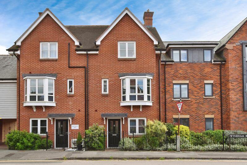 4 bedroom terraced house for sale in Wyndham Road, Salisbury ***VIDEO