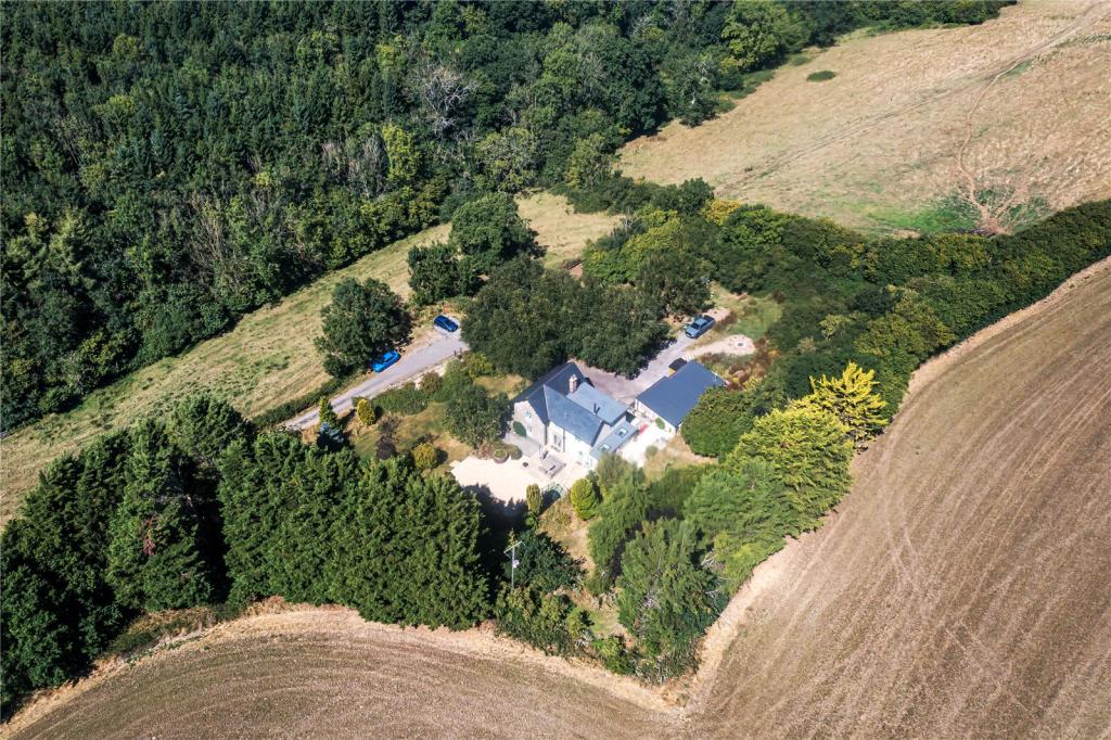 4 bedroom detached house for sale in Chewton Mendip, Somerset, BA3