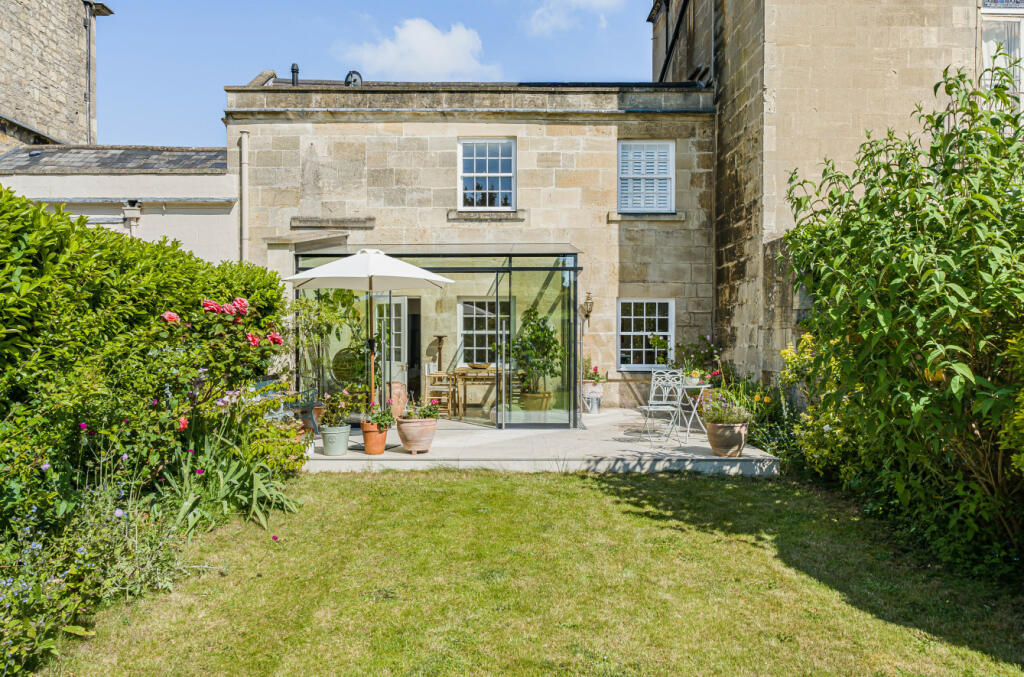 1 bedroom terraced house for sale in Daniel Street, Bath, Somerset, BA2