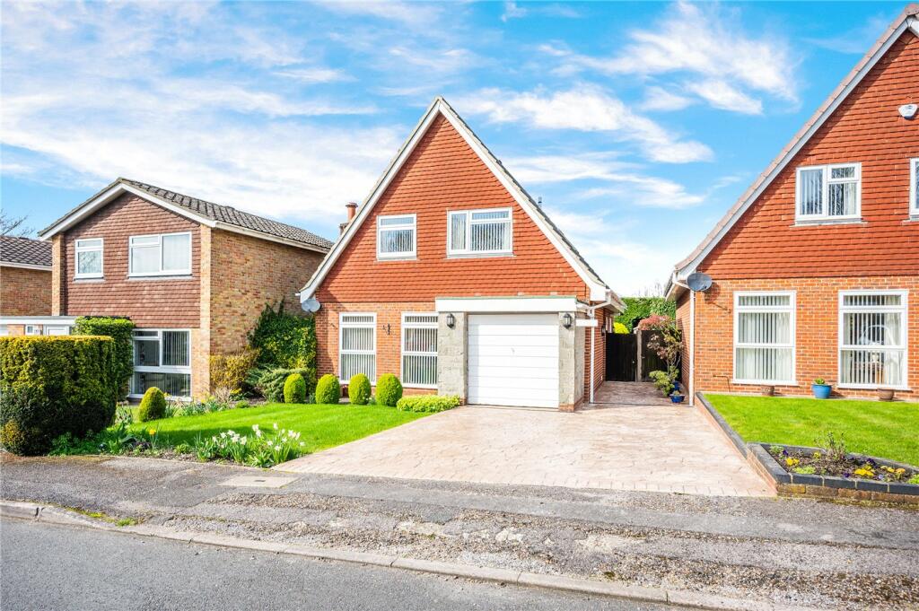 4 bedroom detached house for sale in High Beeches, Banstead, Surrey, SM7