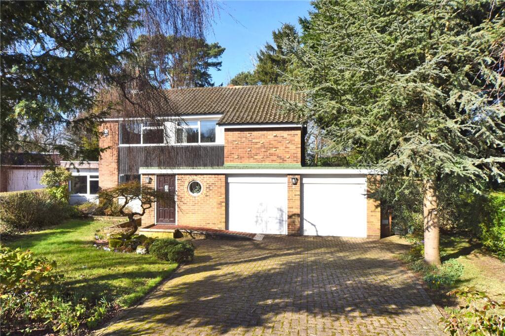 Main image of property: Heights Close, Banstead, Surrey, SM7