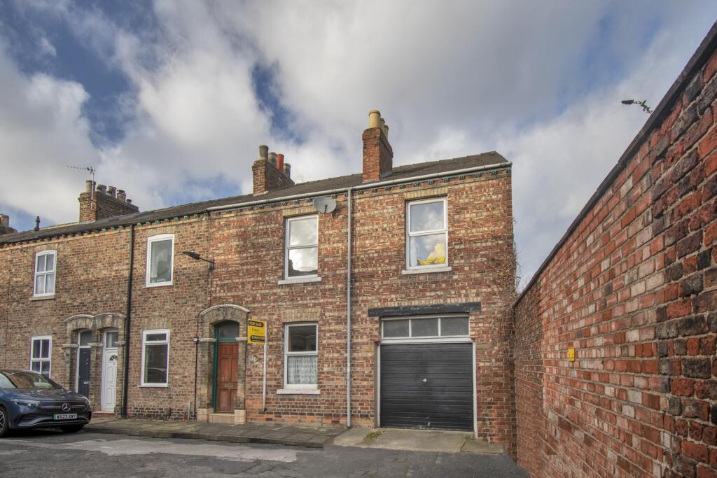 3 bedroom end of terrace house for sale in Walpole Street, Haxby Road, YO31