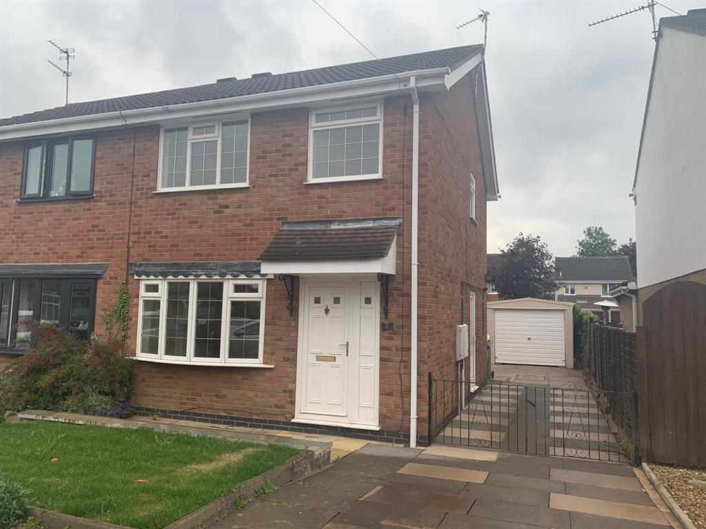 3 bedroom semidetached house for rent in Vicarage Lane, Whetstone, LE8