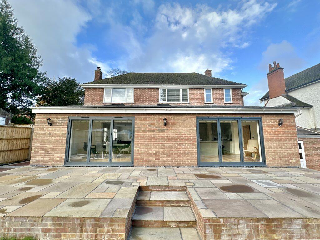 4 bedroom detached house for sale in Hendford Hill, Yeovil, Somerset, BA20