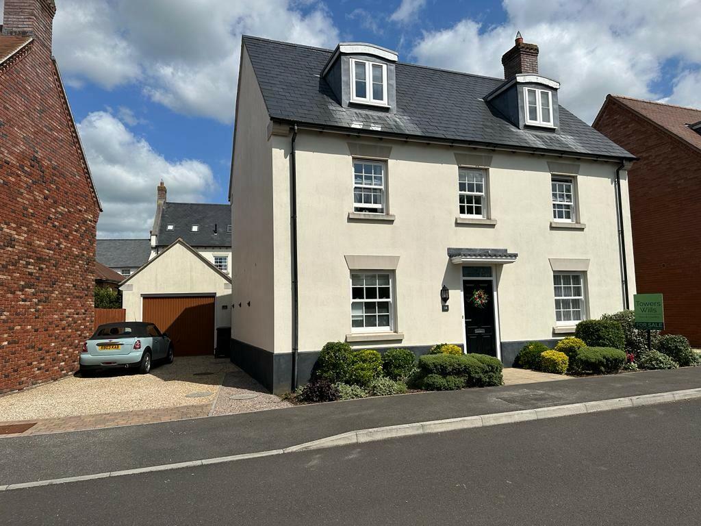 5 bedroom detached house for sale in Hillrick Crescent, Yeovil