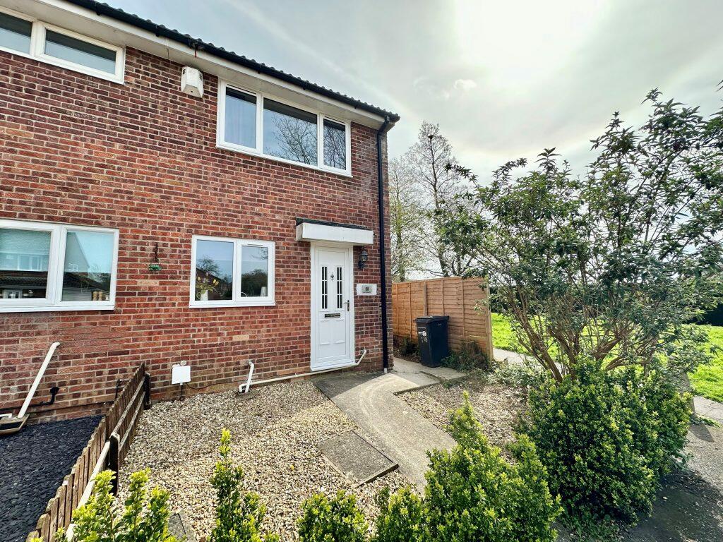 2 bedroom end of terrace house for sale in Lower Fairmead Road, Yeovil