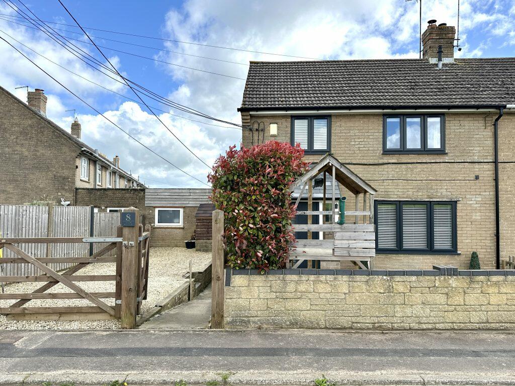 3 bedroom end of terrace house for sale in Hales Meadow, Mudford