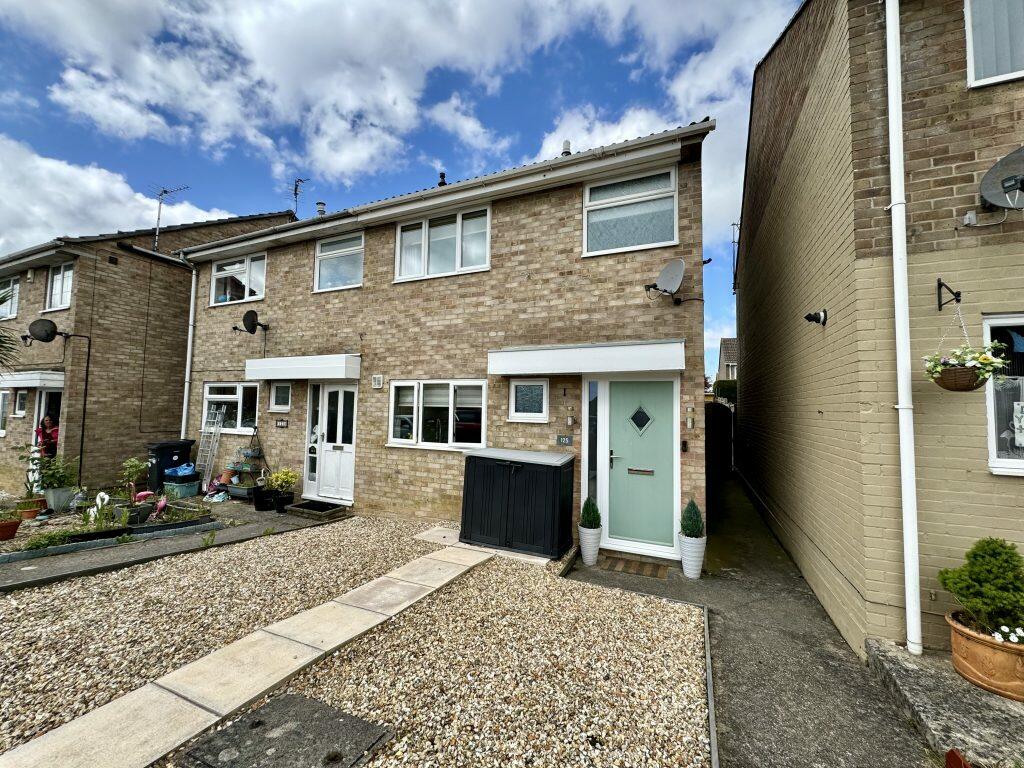 3 bedroom semidetached house for sale in Runnymede Road, Yeovil, Somerset, BA21
