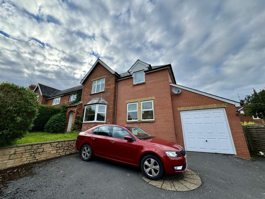 5 bedroom semidetached house for sale in Rosebery Avenue, Yeovil