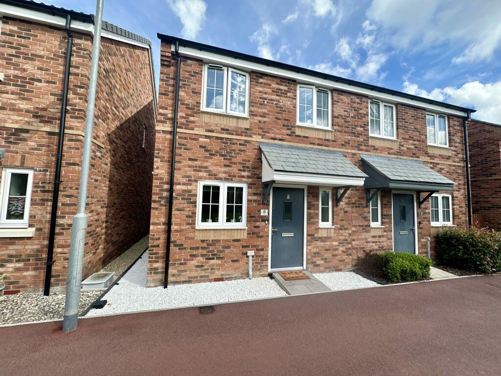 2 bedroom semi-detached house for sale in Yarn Mews, Yeovil, Somerset, BA20