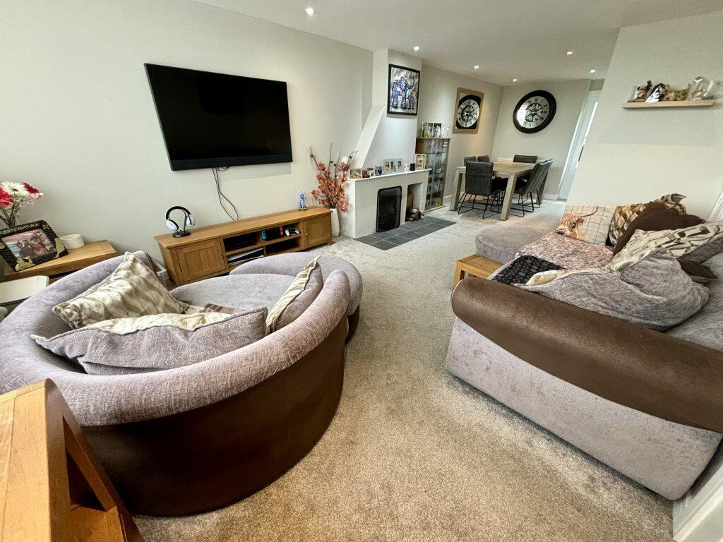 Additional property image - Yew Tree Close, Yeovil, Somerset, BA20
