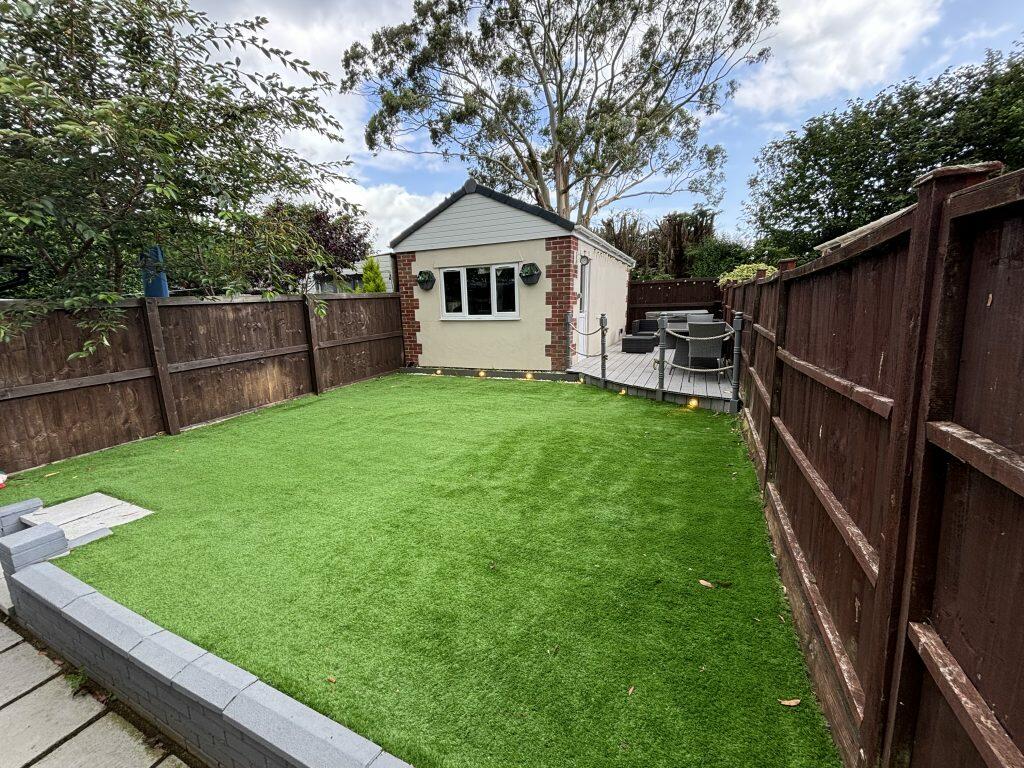 Additional property image - Yew Tree Close, Yeovil, Somerset, BA20