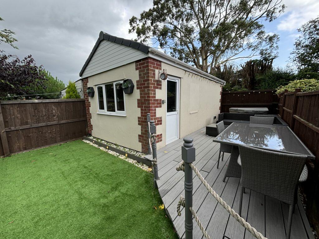 Additional property image - Yew Tree Close, Yeovil, Somerset, BA20