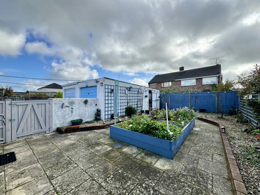 Additional property image - Kenmore Drive, Yeovil, Somerset, BA21