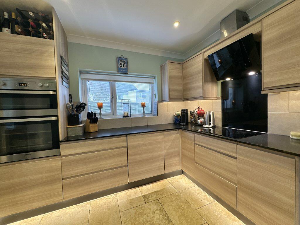Additional property image - Swallowcliffe Gardens, Yeovil, Somerset, BA20