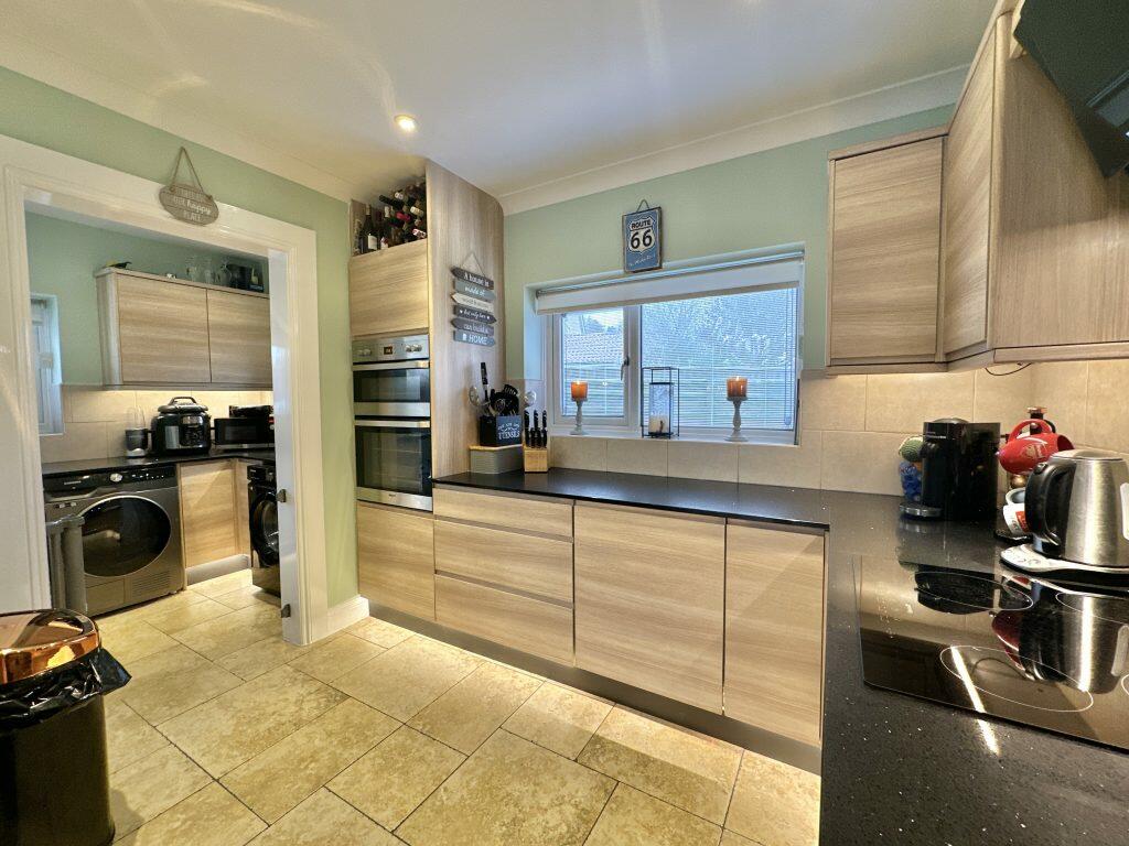 Additional property image - Swallowcliffe Gardens, Yeovil, Somerset, BA20