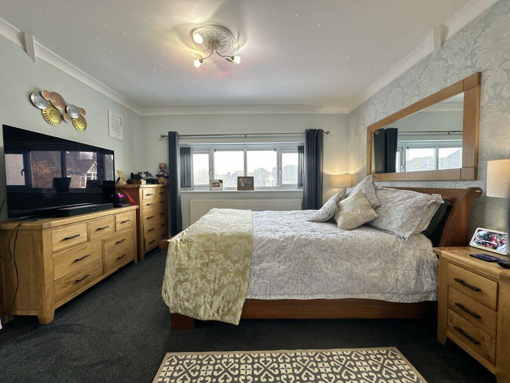 Additional property image - Swallowcliffe Gardens, Yeovil, Somerset, BA20
