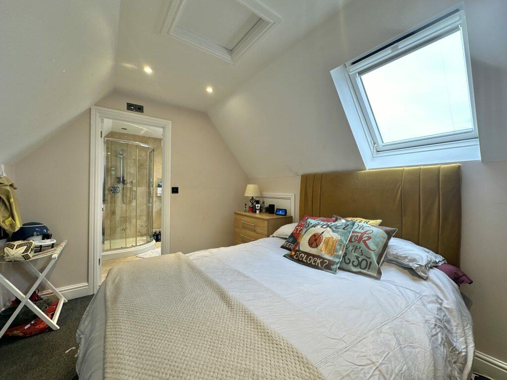 Additional property image - Swallowcliffe Gardens, Yeovil, Somerset, BA20