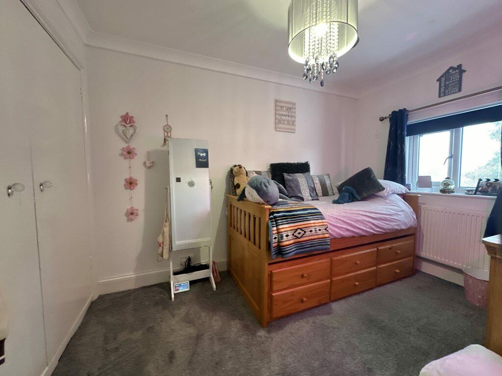 Additional property image - Swallowcliffe Gardens, Yeovil, Somerset, BA20
