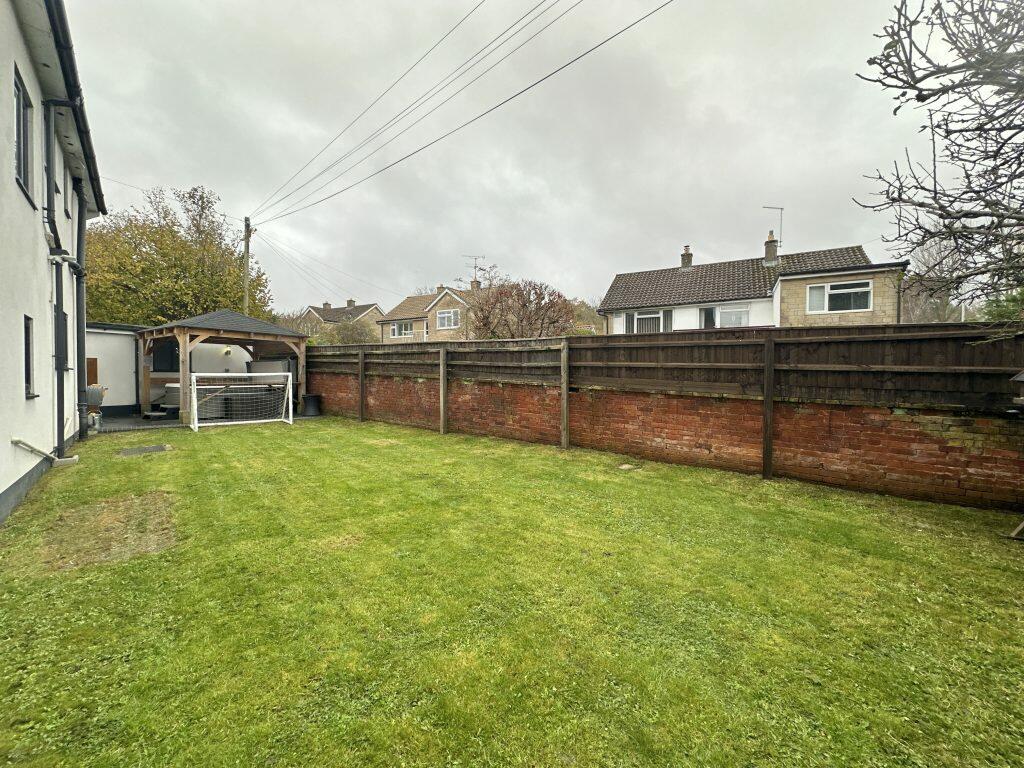 Additional property image - Swallowcliffe Gardens, Yeovil, Somerset, BA20