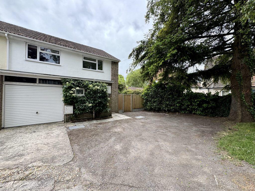 4 bedroom semi-detached house