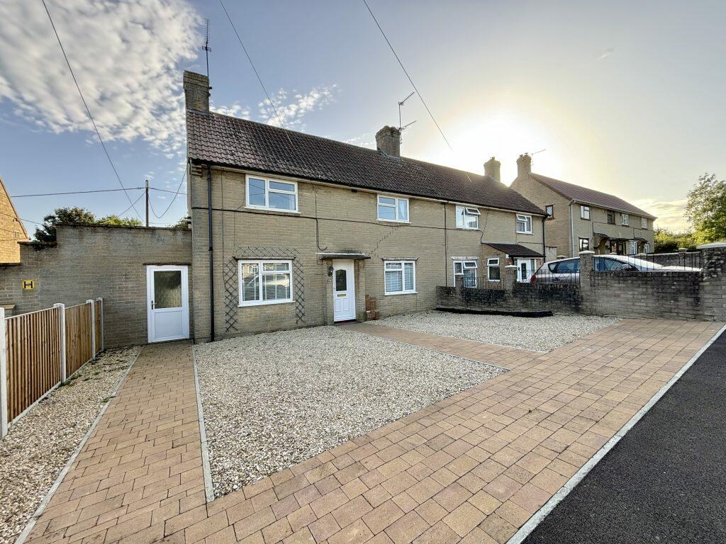 3 bedroom semidetached house for sale in Great Orchard, Ilchester, Yeovil, Somerset, BA22