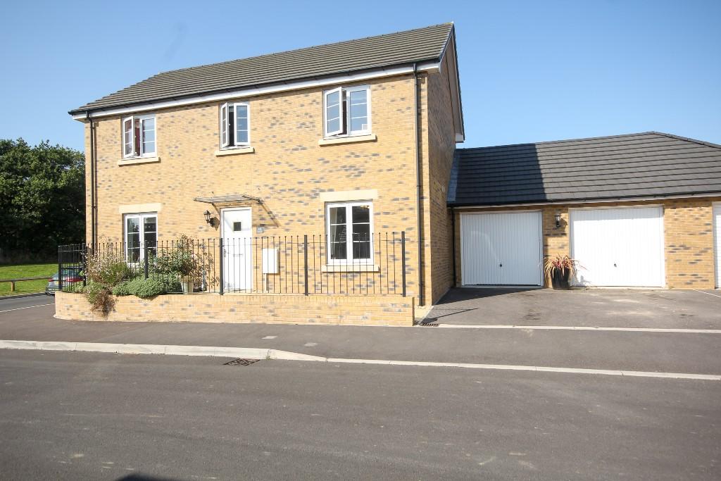 4 bedroom detached house for sale in Falcon Road, Yeovil, IN EXCELLENT