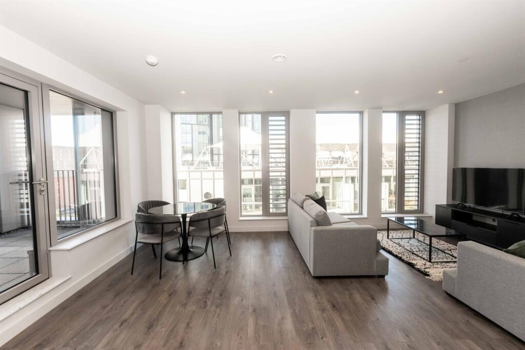 Main image of property: 2 bedroom 11th Floor Apartment in Manchester