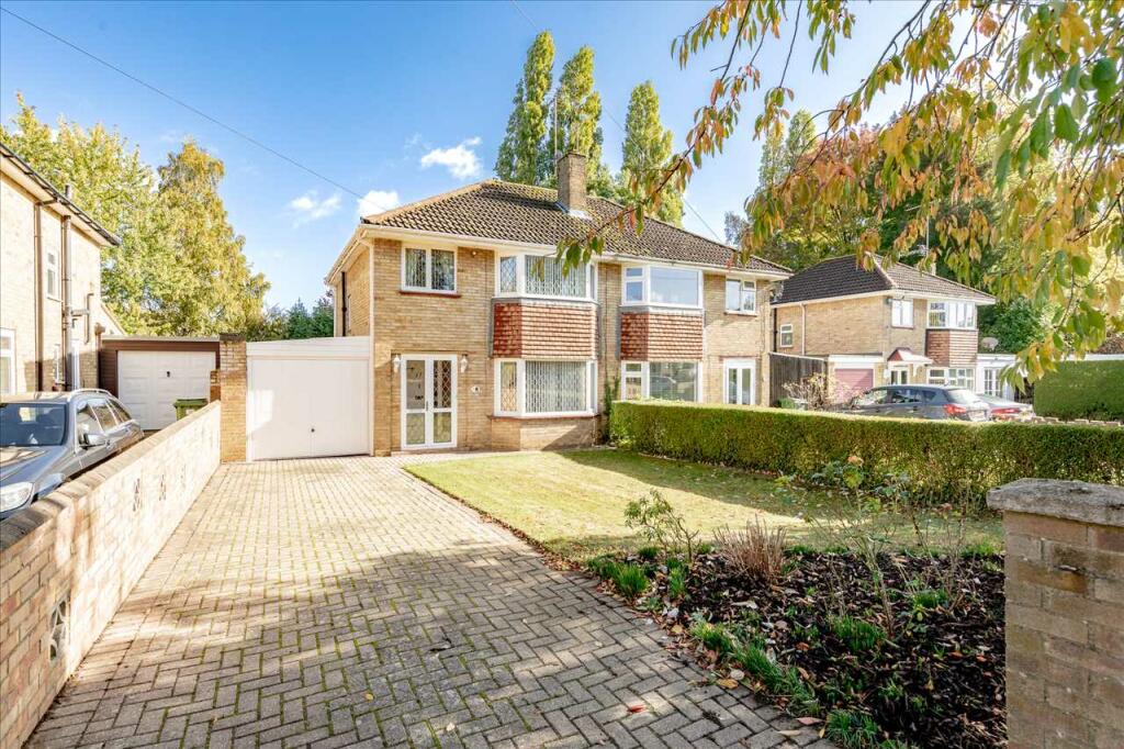 3 bedroom semidetached house for sale in Selbourne Avenue, Bletchley