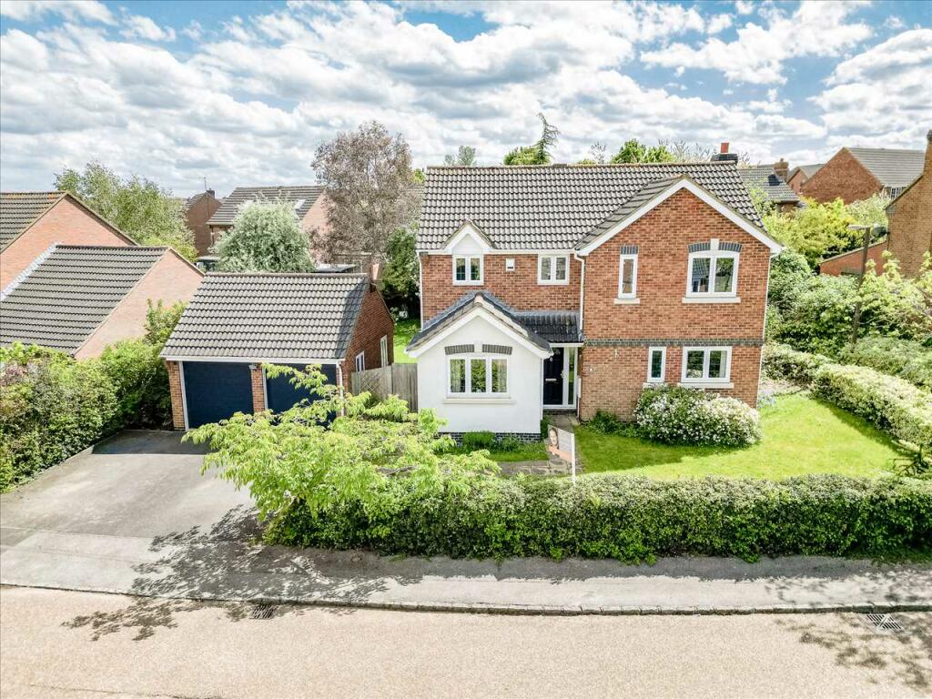 4 bedroom detached house for sale in Crowborough Lane, Kents Hill