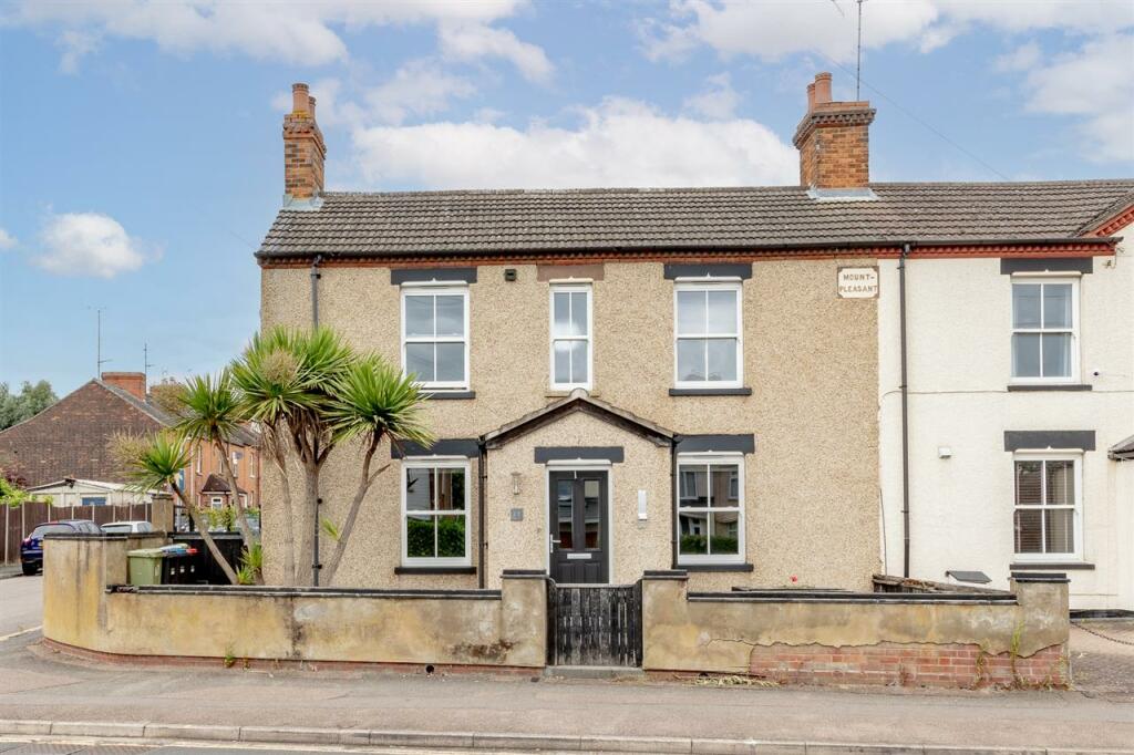 5 bedroom end of terrace house for sale in Wolverton Road, Newport