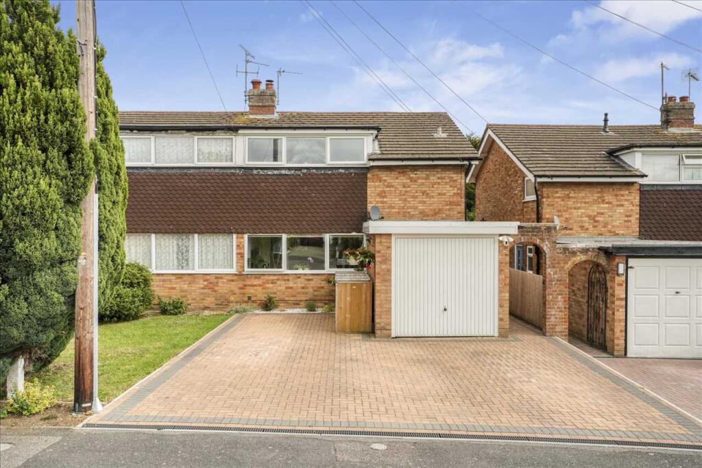 Main image of property: Willow Grove, Old Stratford, Milton Keynes