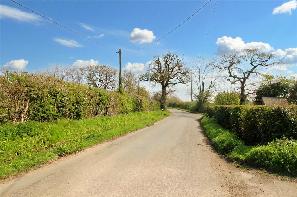 4 bedroom bungalow for sale in Burgate Lane, Alpington, Norwich