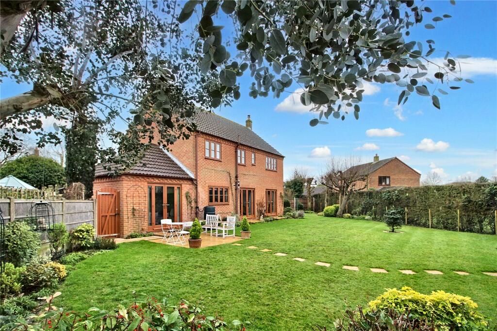 4 bedroom detached house for sale in Cranwell Gardens, Burgate Lane