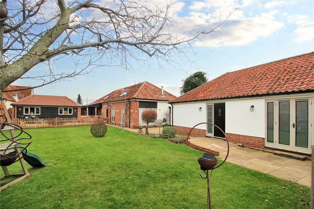 5 bedroom barn conversion for sale in School Road, Bergh Apton, Norwich