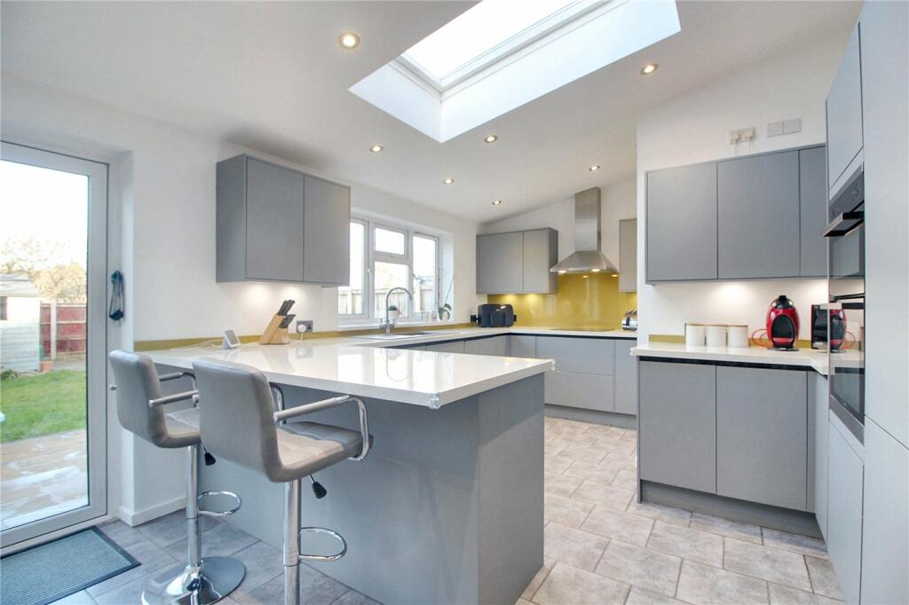 3 bedroom detached house for sale in Stile Close, Mulbarton, Norwich