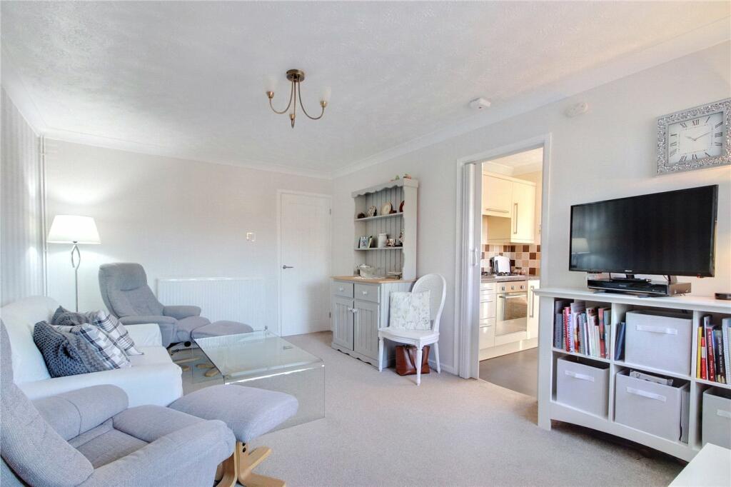 2 bedroom bungalow for sale in St. Marys Road, Poringland, Norwich
