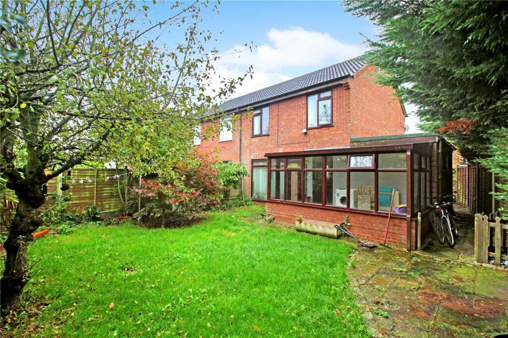 3 bedroom semidetached house for sale in Chapel Avenue, Long Stratton